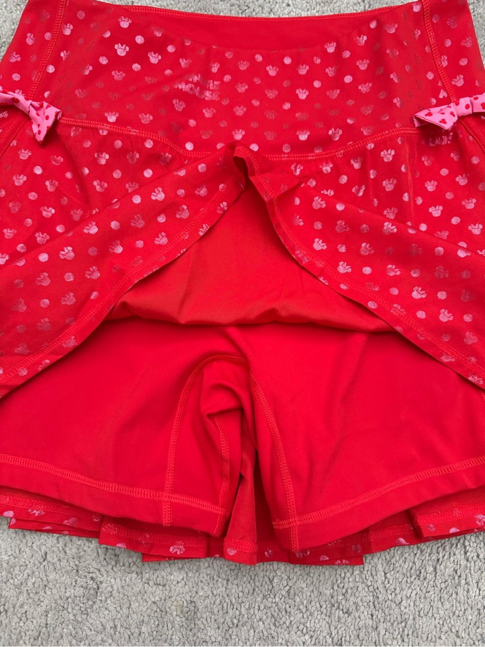 Crowned Athletics Disney Minnie Mouse Athletic Skort with Side Bow Detail - Picture 2 of 4